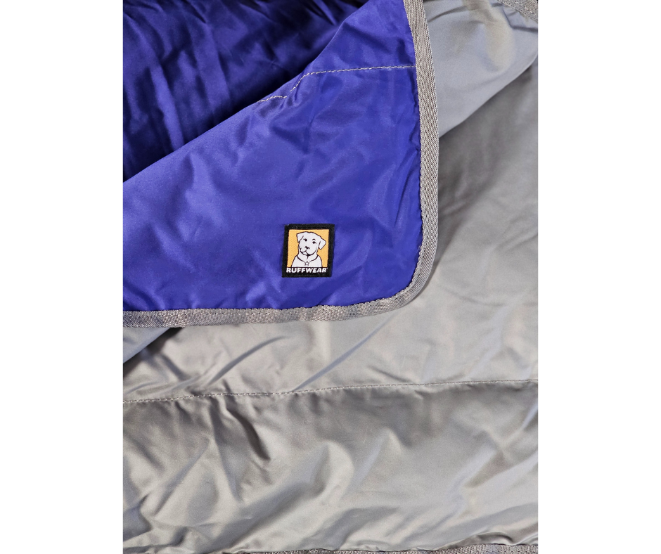 RUFFWEAR Clear Lake Packable dog blanket